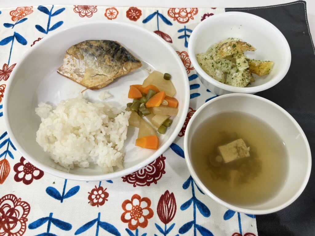 9/29鯖のみそ煮 フライドポテト