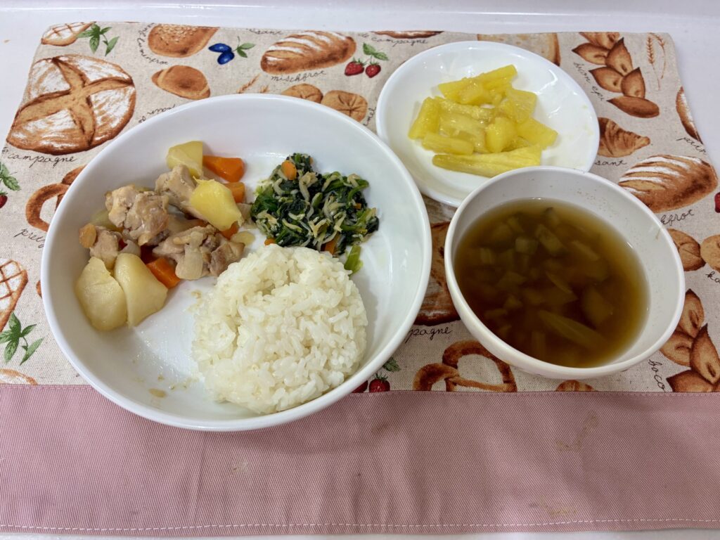 9/18 鶏肉じゃが シュガーポテト