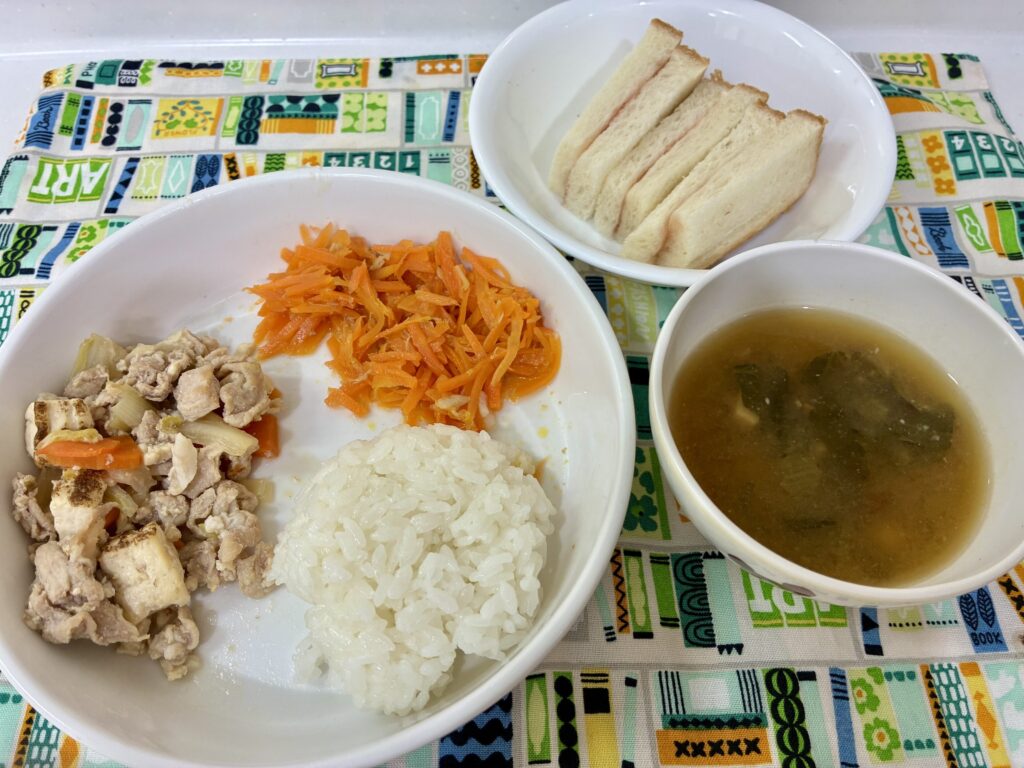 10/16 すき焼き風煮 ジャムパン